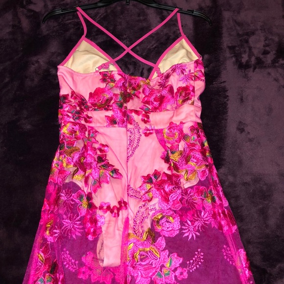 Dress - Picture 2 of 4